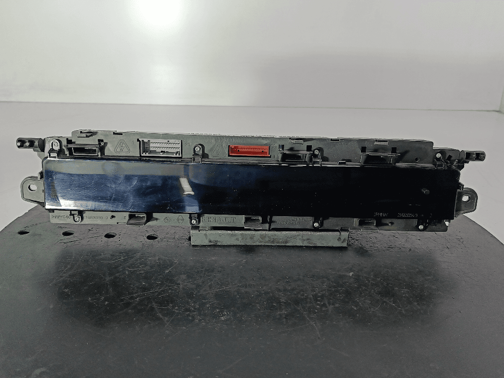 Щиток приборов (приборная панель) к Renault Scenic 2 (03-06)