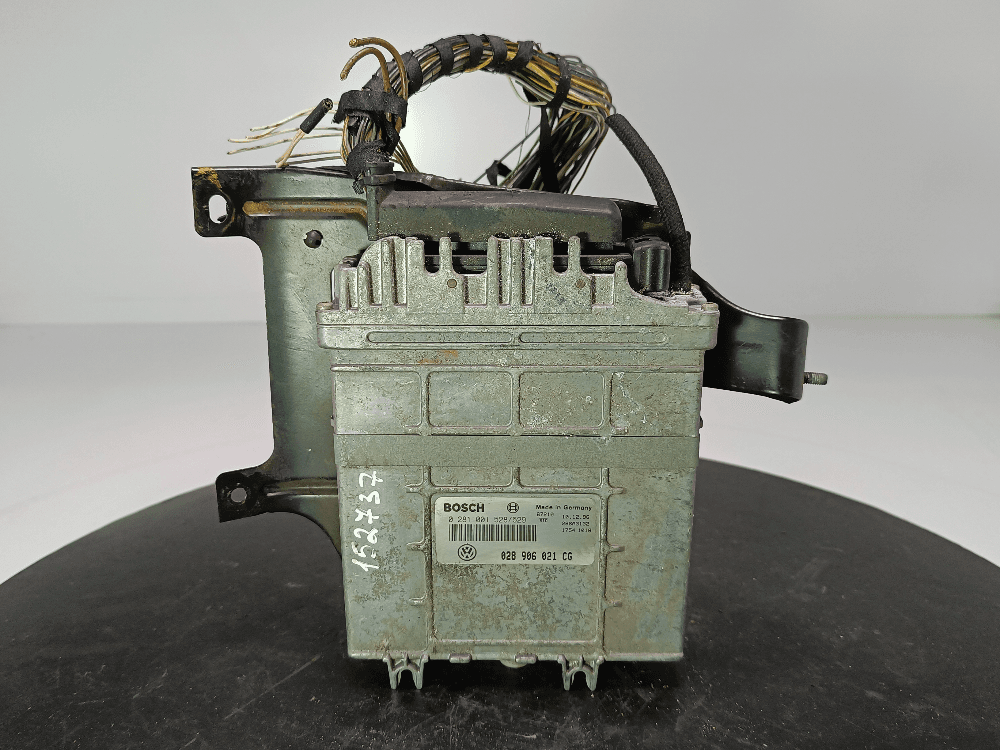 Блок управления двигателем к Volkswagen Sharan 1 (95-00)