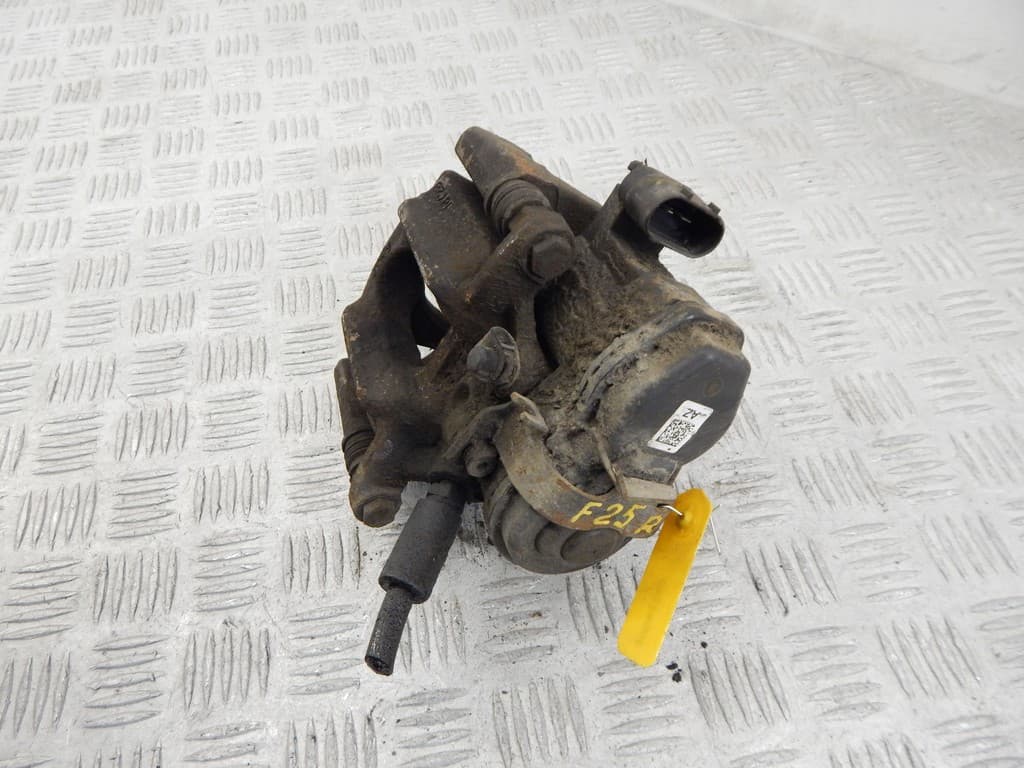 Суппорт задний правый к BMW X3 F25 (10-14)