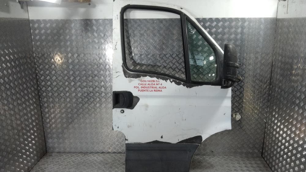 Дверь передняя правая к Iveco Daily 3 (99-06)