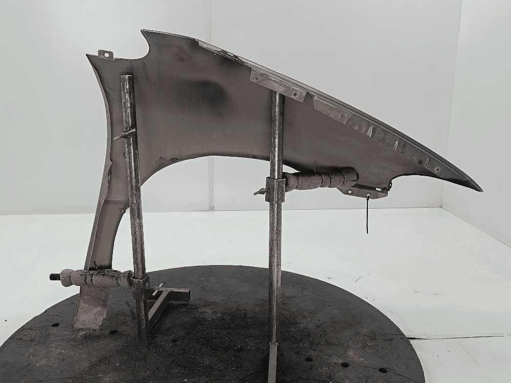 Крыло переднее левое к Chrysler Voyager 3 (95-01)