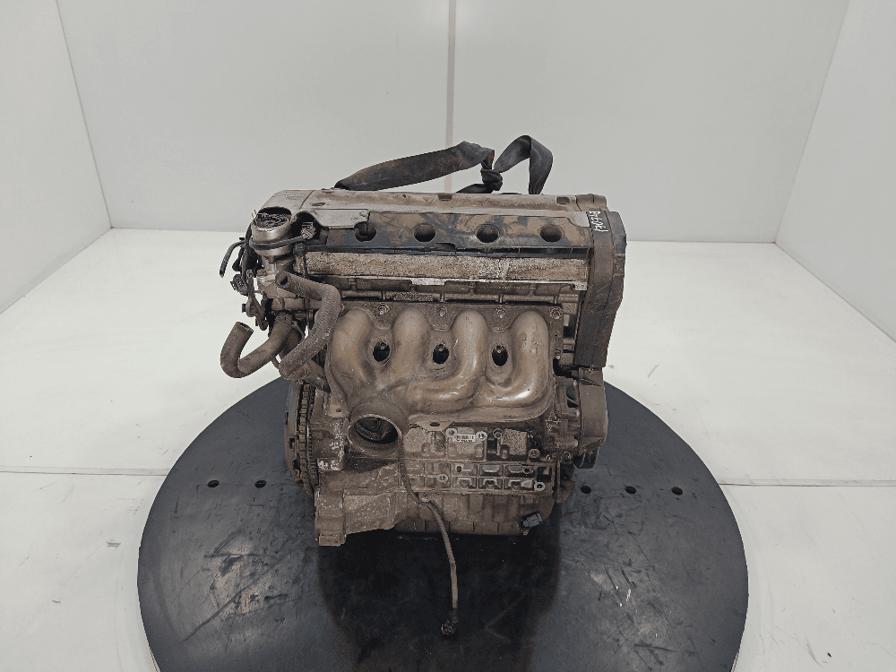 Двигатель к Citroen C5 1 (01-04)