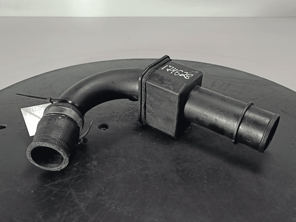 Патрубок интеркулера к Renault Megane 2 (02-06)