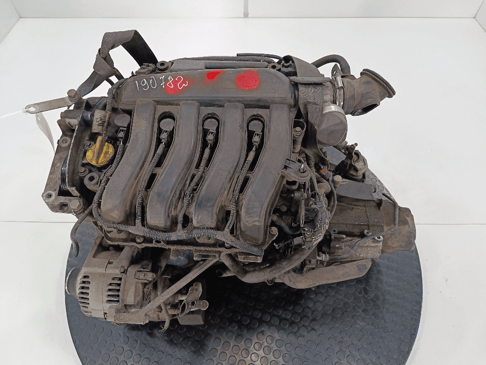 Двигатель к Renault Scenic 2 (03-06)