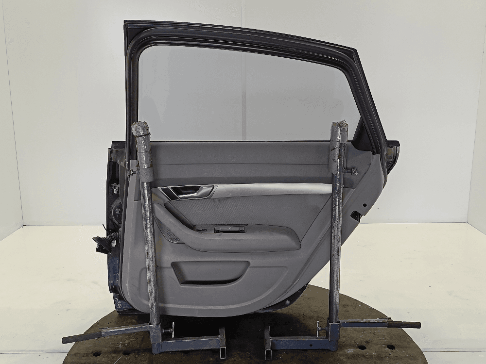 Дверь задняя правая к Audi A6 C6/4F (04-08)