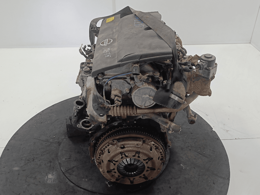 Двигатель к Nissan  Almera Tino (00-06)
