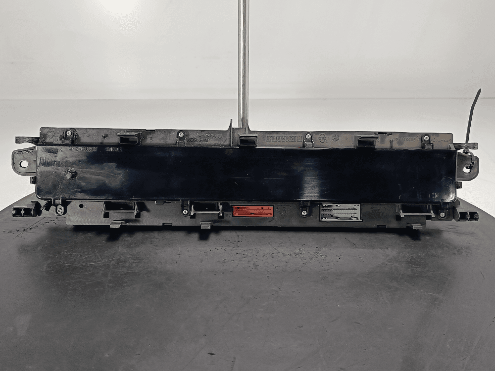 Щиток приборов (приборная панель) к Renault Scenic 2 (03-06)