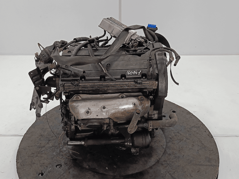 Двигатель к Peugeot 406 (95-99)