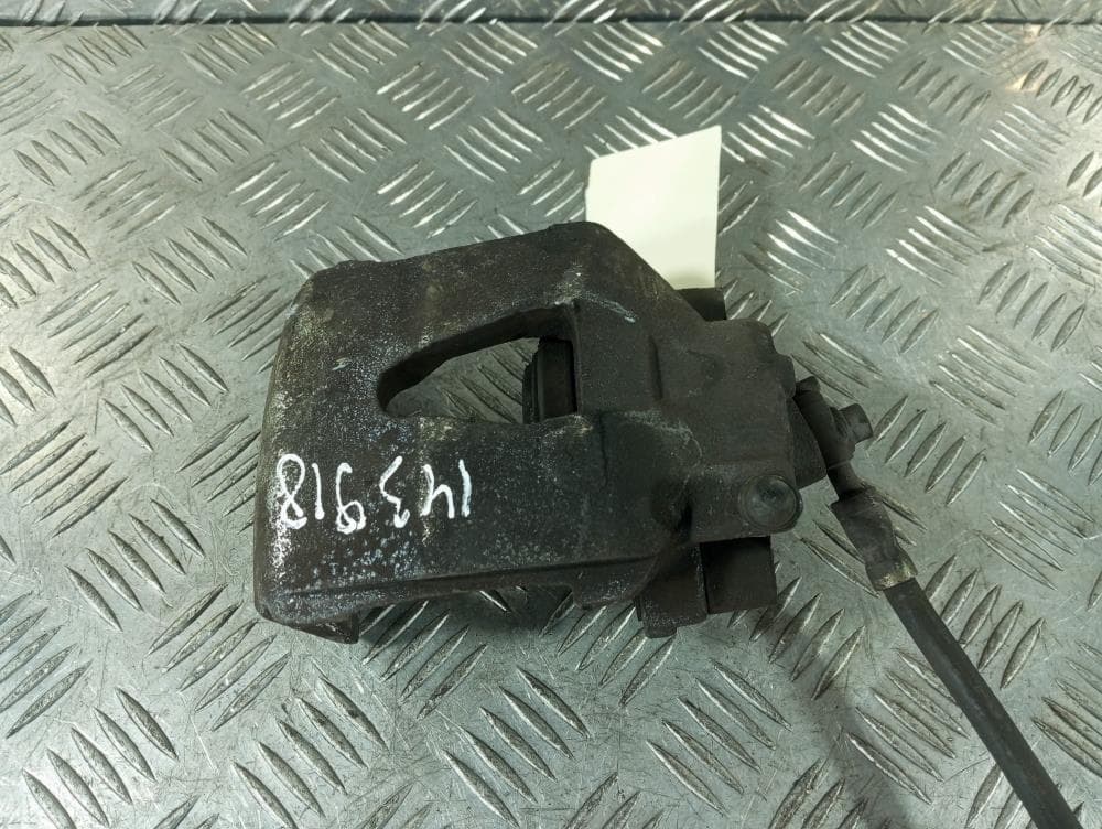 Суппорт передний левый к Volkswagen Golf 5 (03-09)