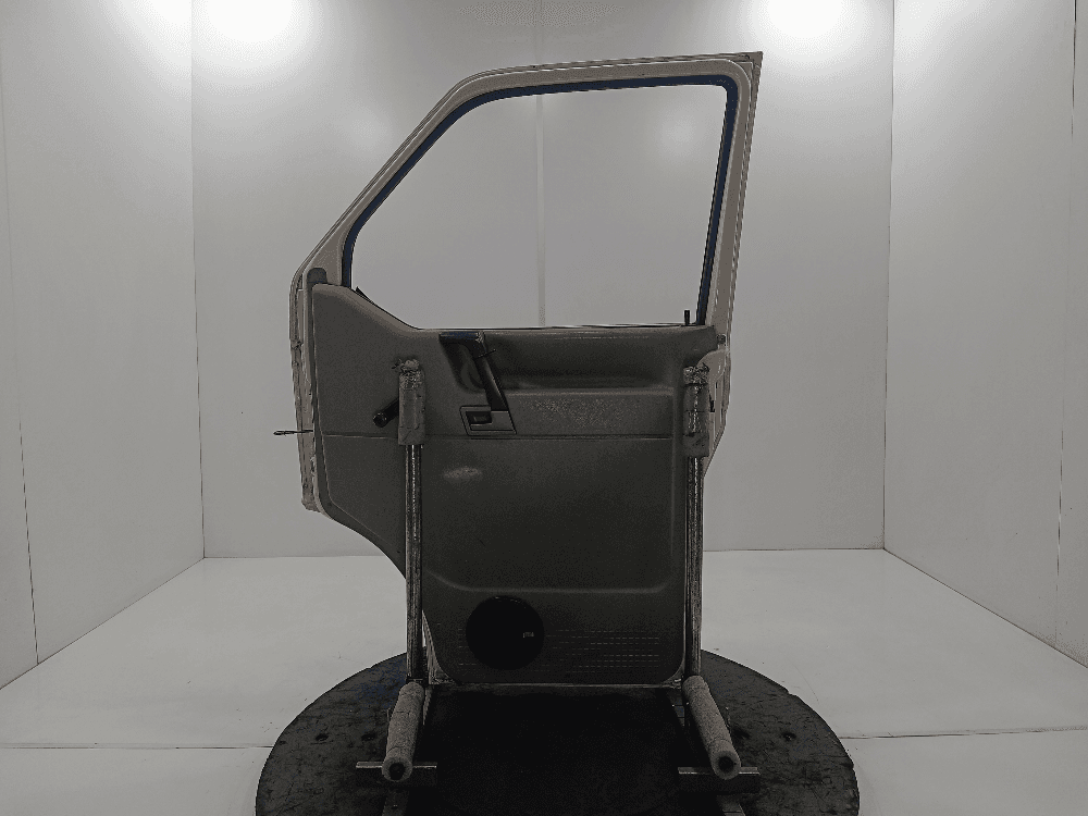 Дверь передняя правая к Volkswagen Transporter T4 Рестайлинг (97-03)