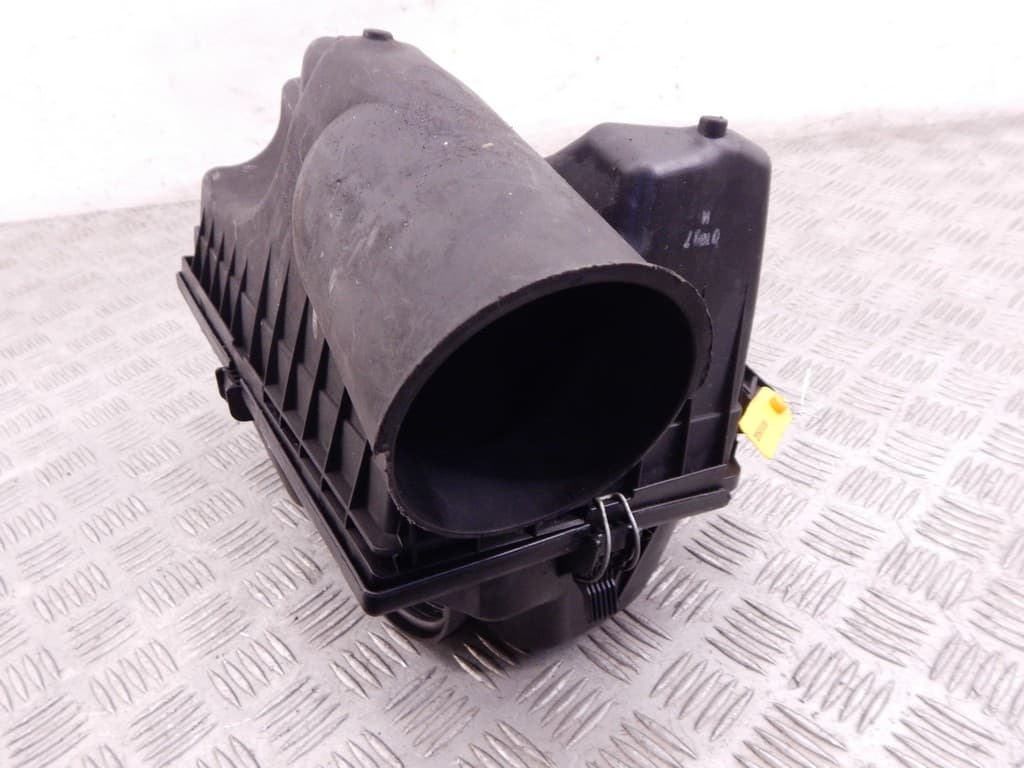 Корпус воздушного фильтра к BMW 6 E63/E64 (03-07)