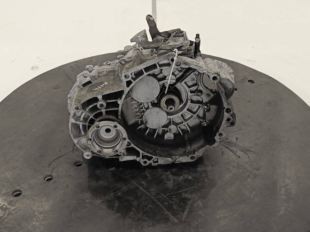 КПП механическая (МКПП) к Volkswagen Passat B6 (05-10)