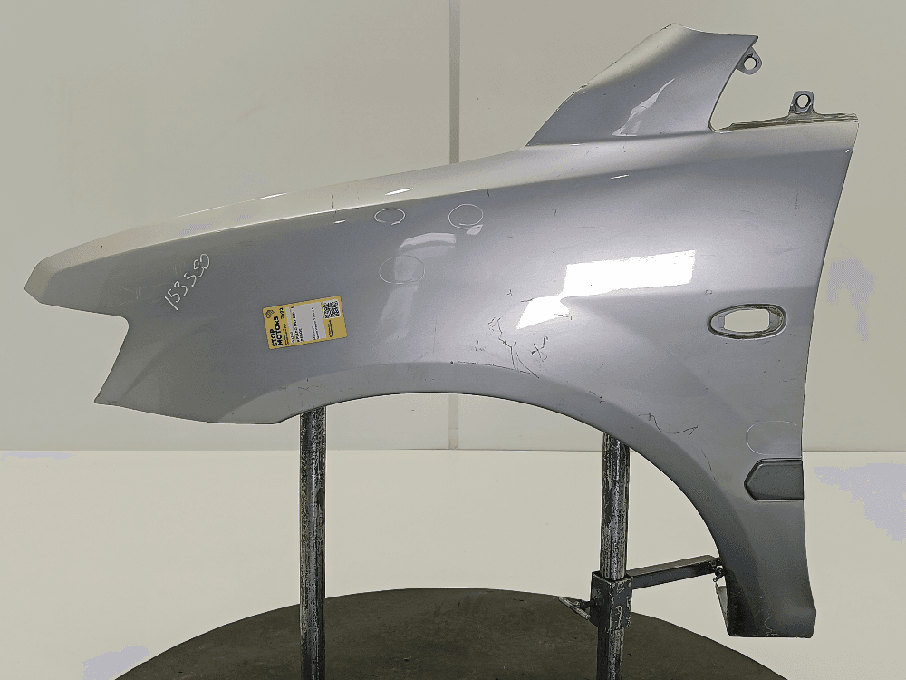Крыло переднее левое к Mitsubishi Space Wagon 3 (99-04)