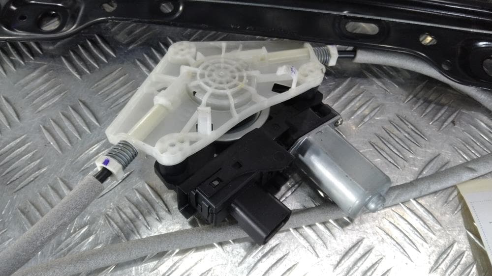 Стеклоподъемник передний левый к Jeep Grand Cherokee WL (21-24)