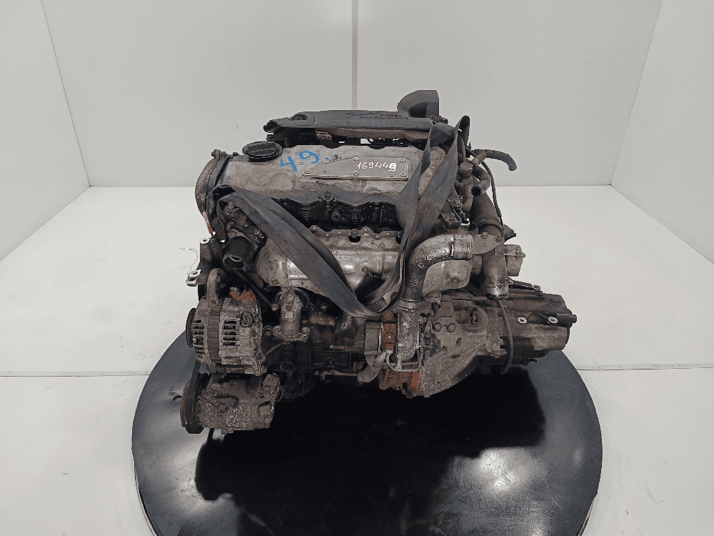 Двигатель к Nissan  Almera Tino (00-06)