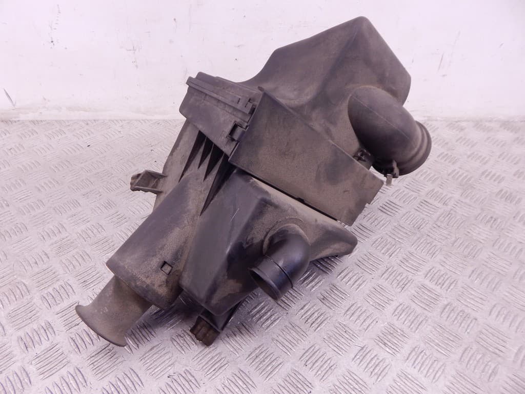 Корпус воздушного фильтра к BMW 7 E38 (94-98)