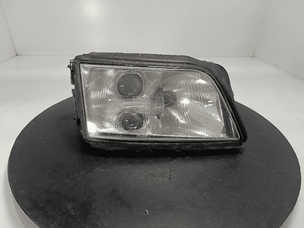 Фара правая к Audi A6 C4 (94-97)