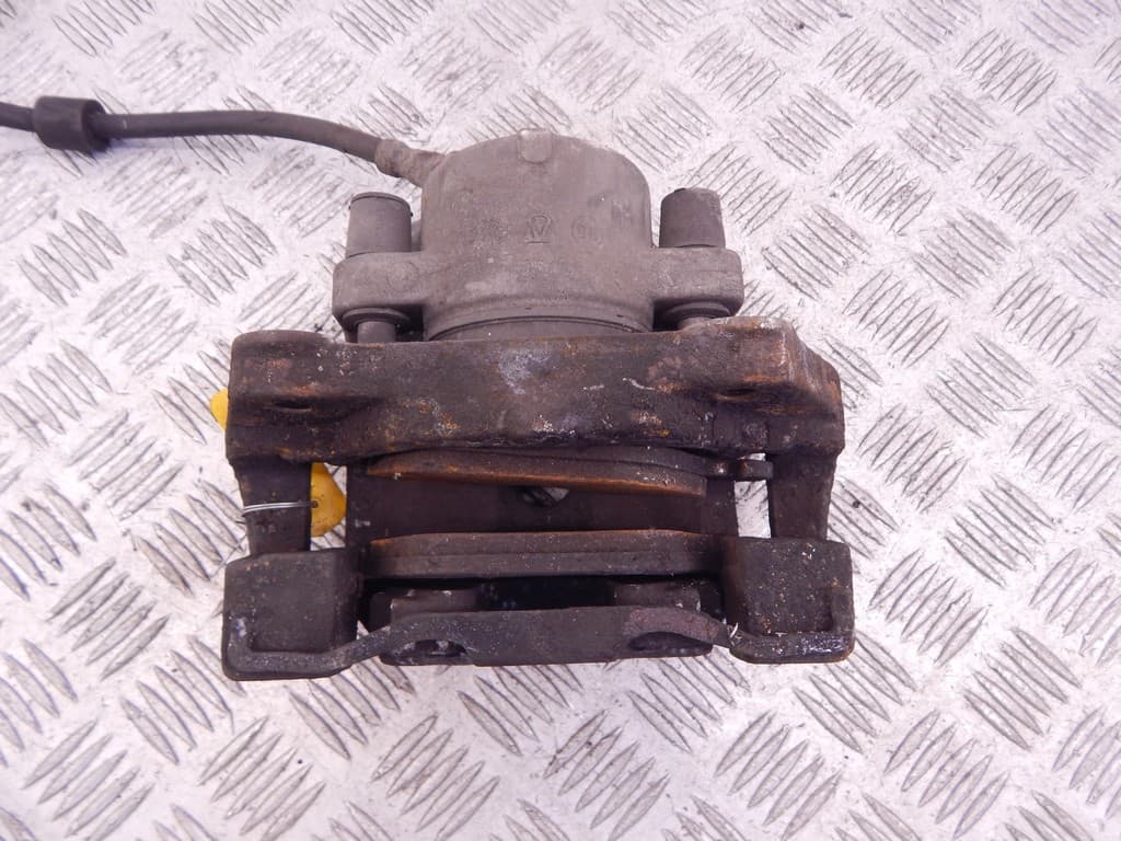 Суппорт передний правый к BMW 5 E39 (95-00)