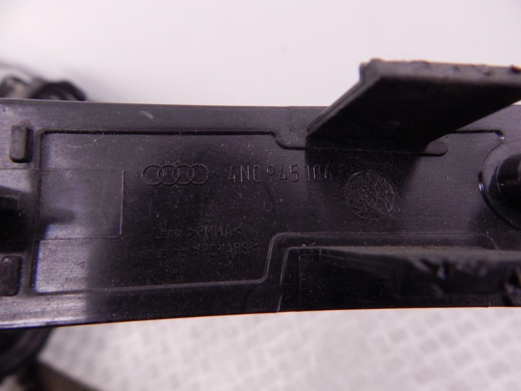 Катафот к Audi A8 D5 (17-22)