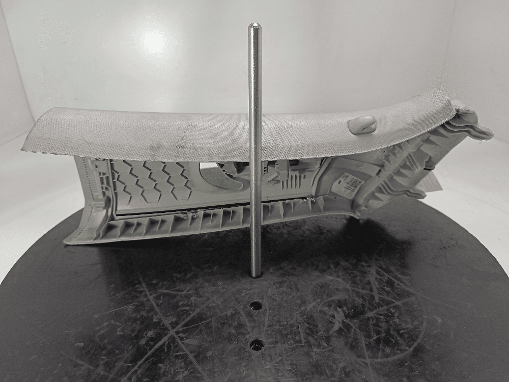 Обшивка стойки центральной правой к Volkswagen Touareg 3 (18-24)