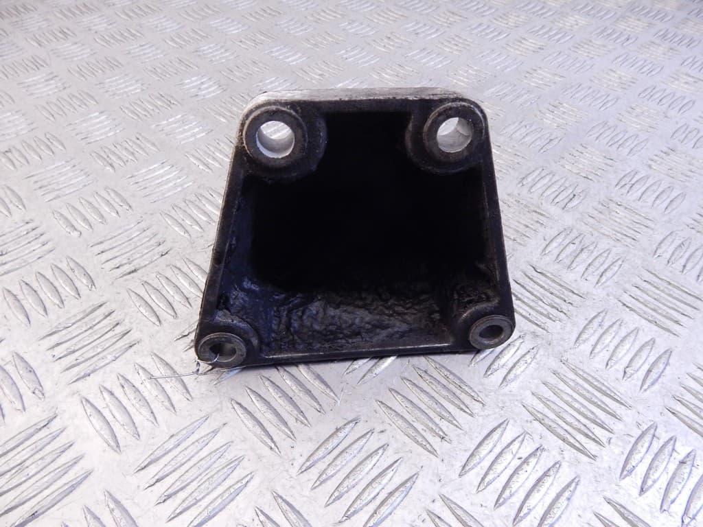 Кронштейн двигателя к Audi A6 C5/4B (97-01)