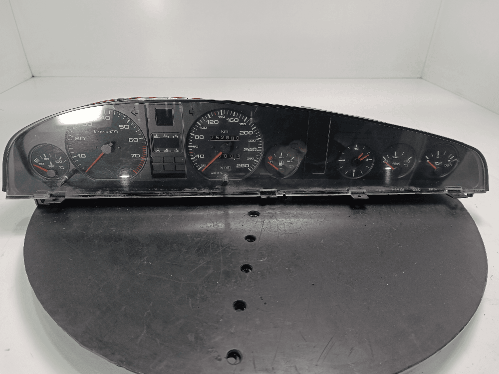 Щиток приборов (приборная панель) к Audi 100 C4 (90-94)