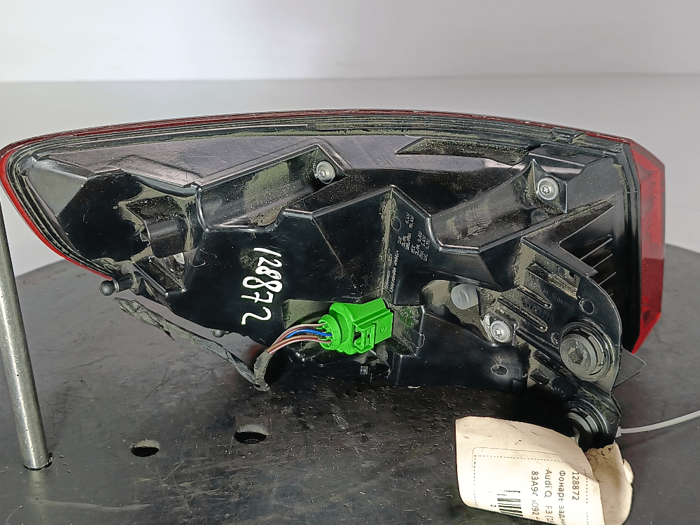 Фонарь задний правый к Audi Q3 F3 (18-24)