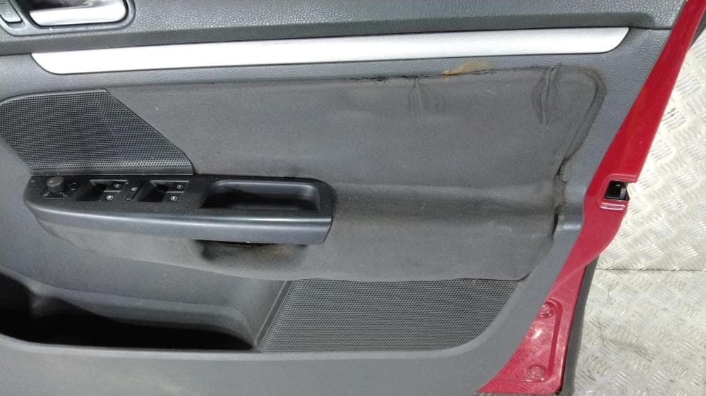 Дверь передняя правая к Volkswagen Golf 5 (03-09)