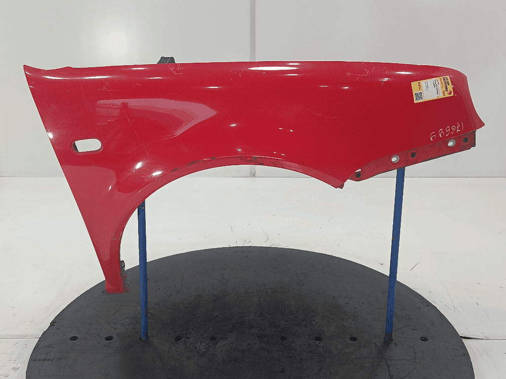 Крыло переднее правое к Volkswagen Golf 4 (97-06)