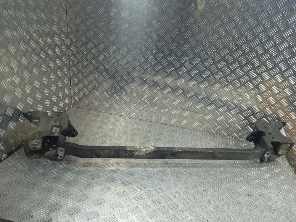 Передняя панель крепления облицовки (телевизор) к Renault Laguna 2 (01-05)