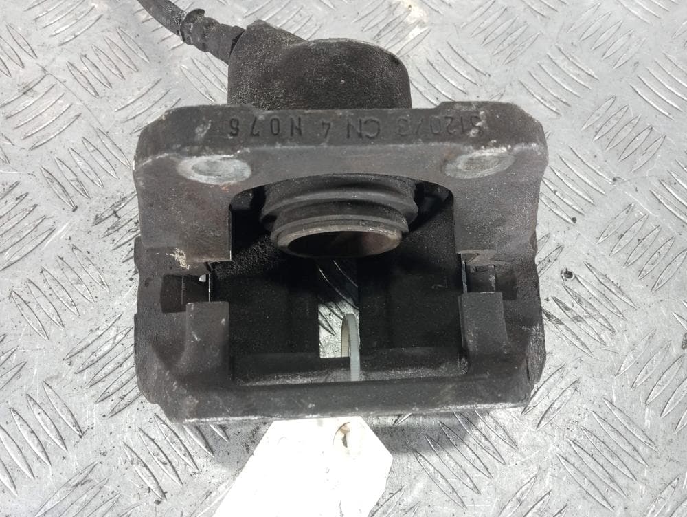 Суппорт передний левый к Renault Logan 1 (04-09)