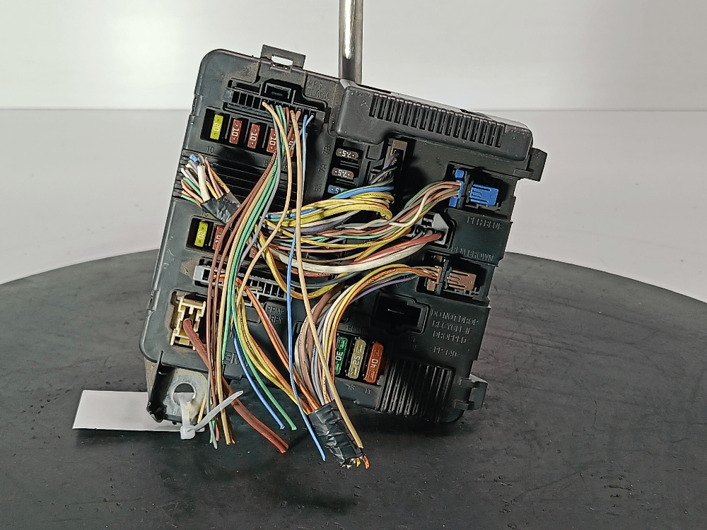 Блок предохранителей к Renault Megane 2 (02-06)