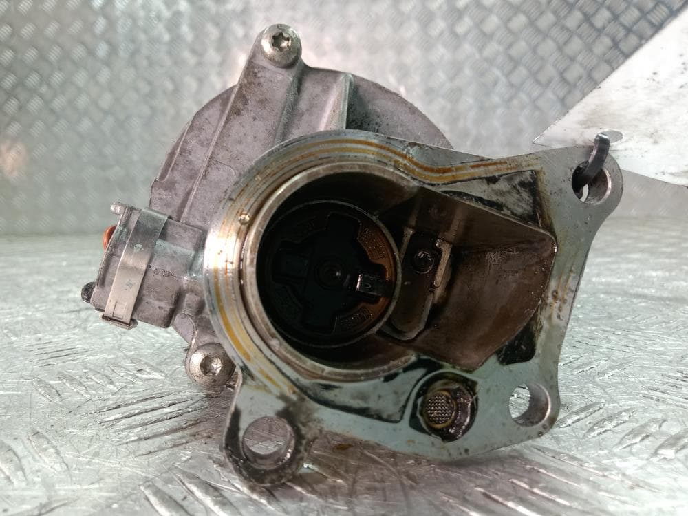 Насос вакуумный к Renault Scenic 2 (03-06)