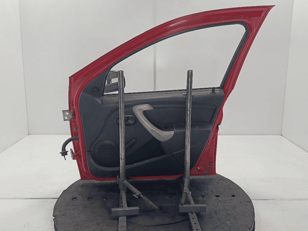 Дверь передняя правая к Dacia Sandero 1 (07-12)