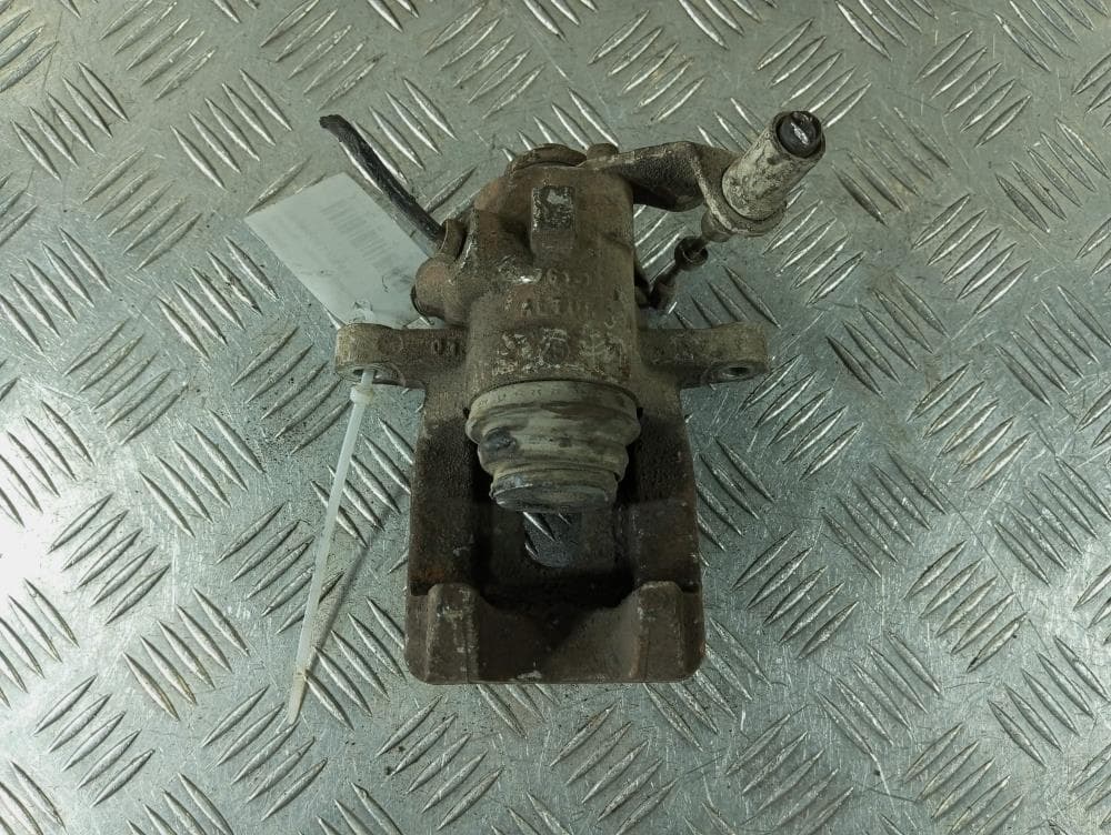 Суппорт задний правый к Citroen C4 1 (04-08)