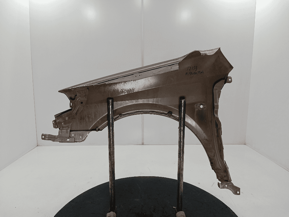 Крыло переднее правое к Nissan  Primera P12 (02-08)