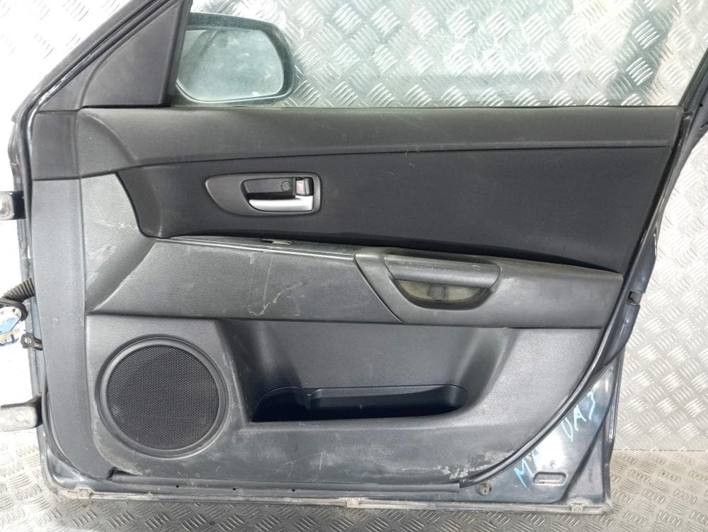 Дверь передняя правая к Mazda 3 BK (03-06)