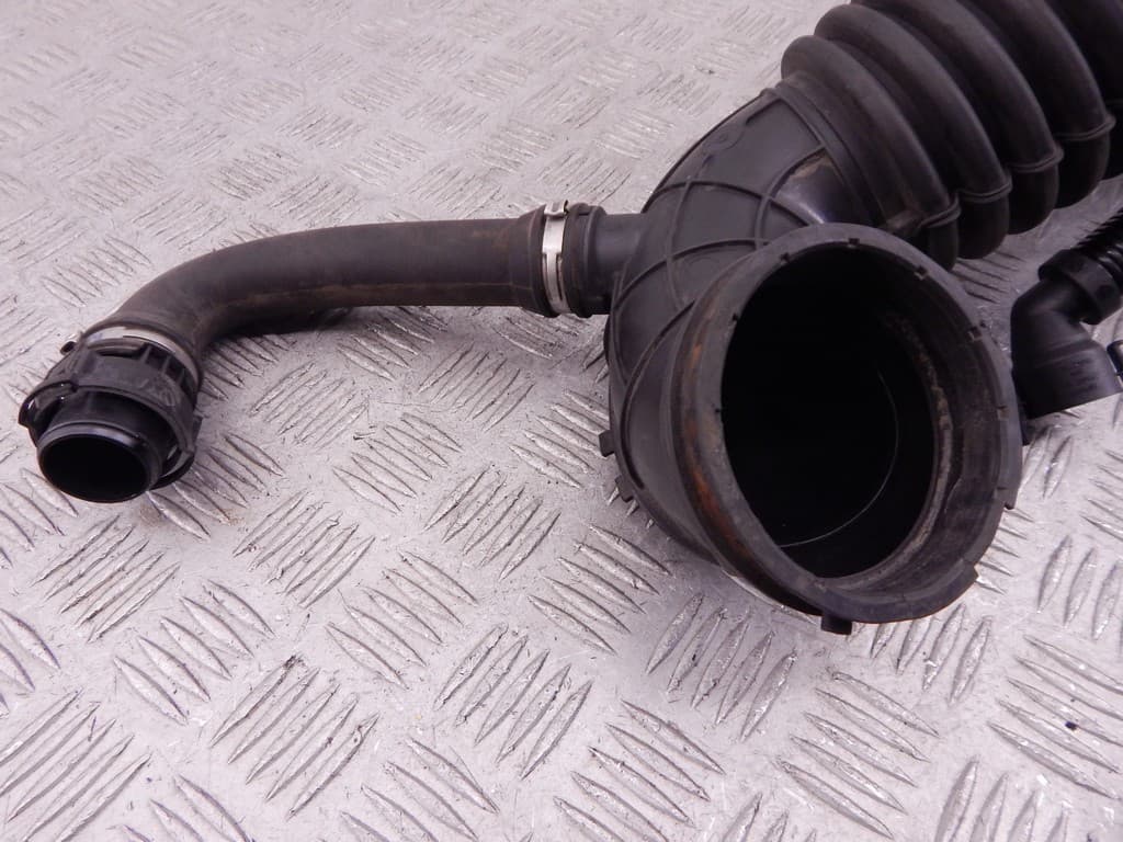 Патрубок (трубопровод, шланг) к BMW 3 F34 (13-16)