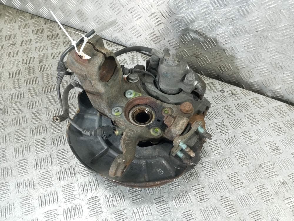 Кулак поворотный левый к Volkswagen Golf 6 (08-15)