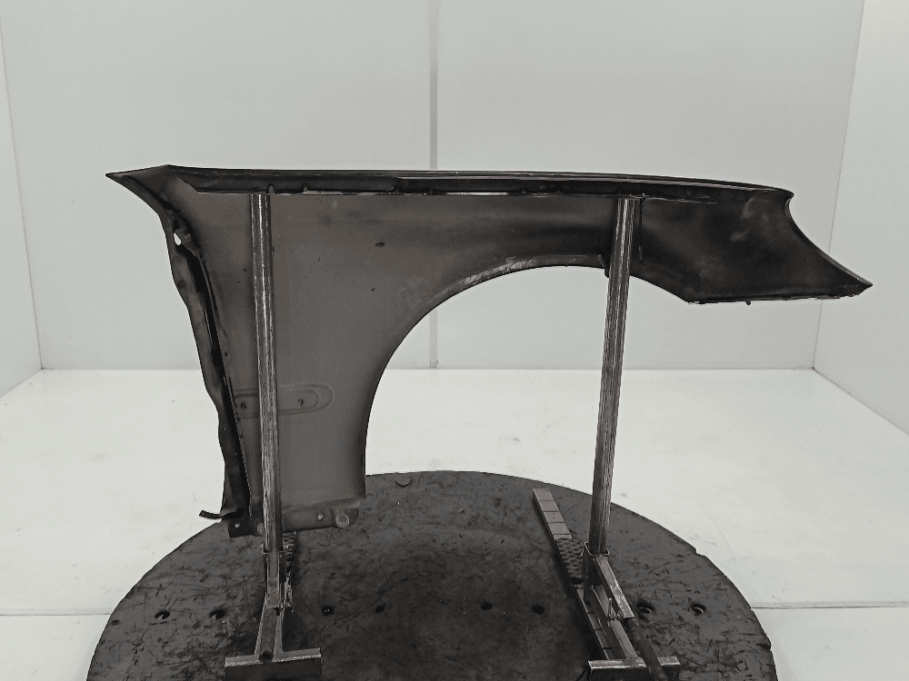 Крыло переднее левое к Mercedes C Class W203/S203/CL203 (00-04)