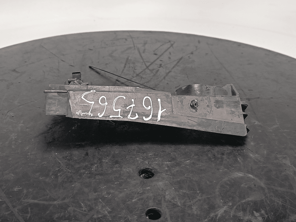 Крепление фары левой к Volkswagen Touareg 3 (18-24)