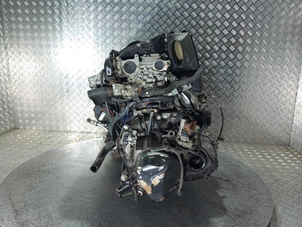 Двигатель к Renault Laguna 2 (01-05)