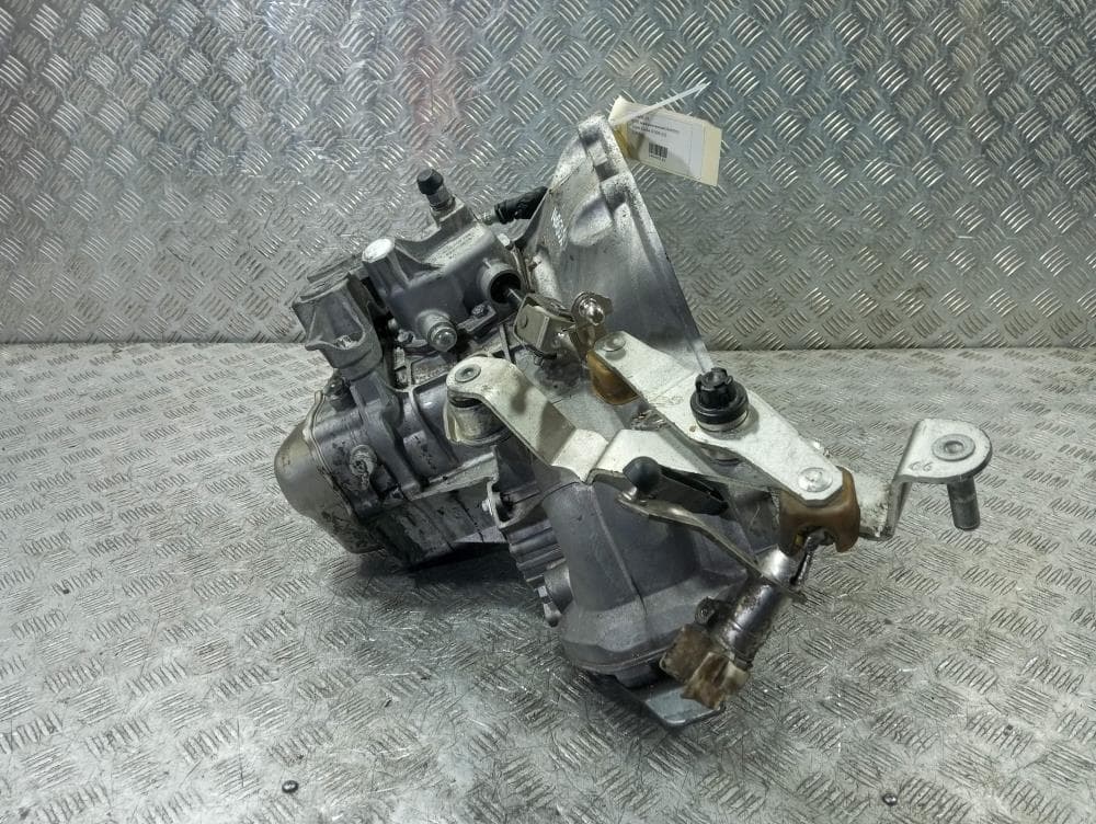 КПП механическая (МКПП) к Opel Corsa D (06-11)