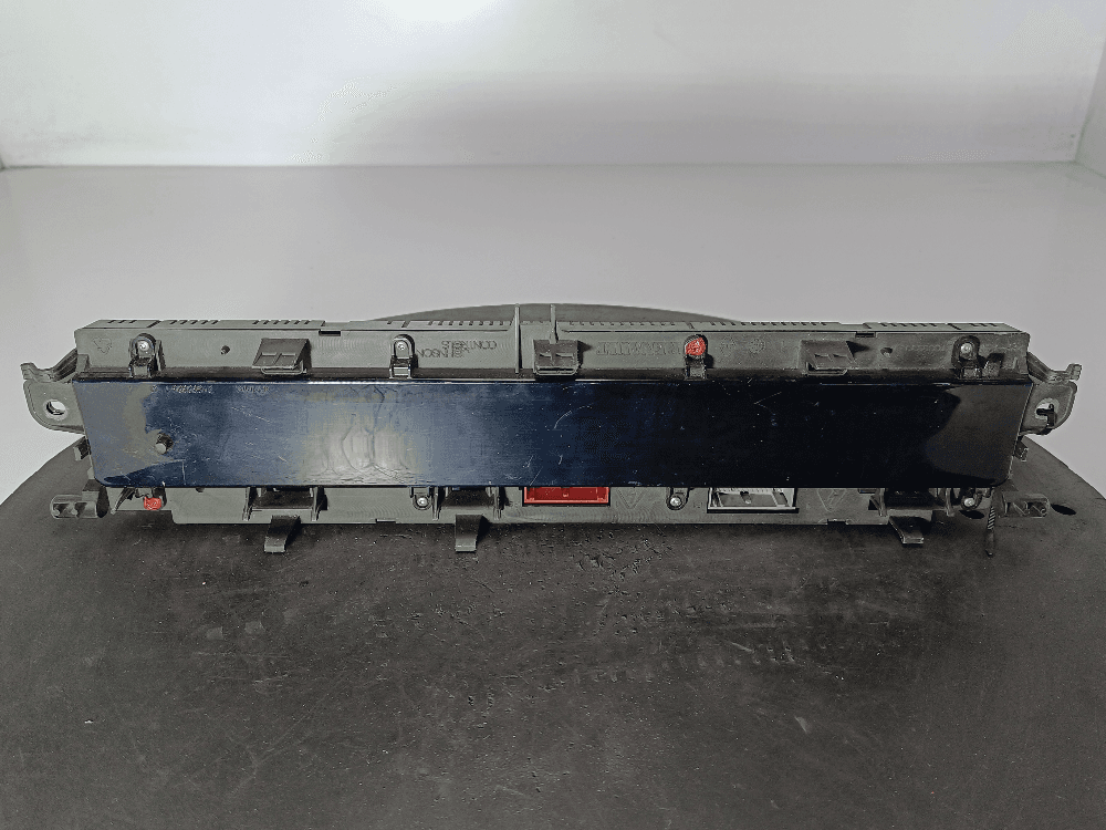 Щиток приборов (приборная панель) к Renault Scenic 2 (03-06)