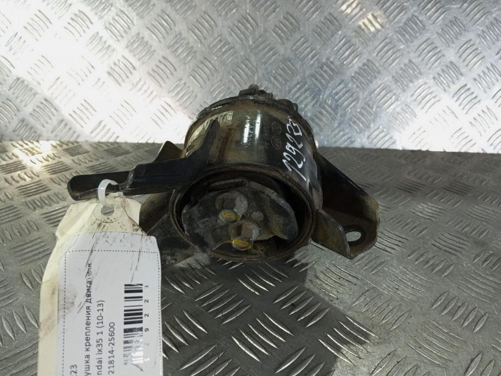 Подушка крепления двигателя к Hyundai ix35 1 (10-13)