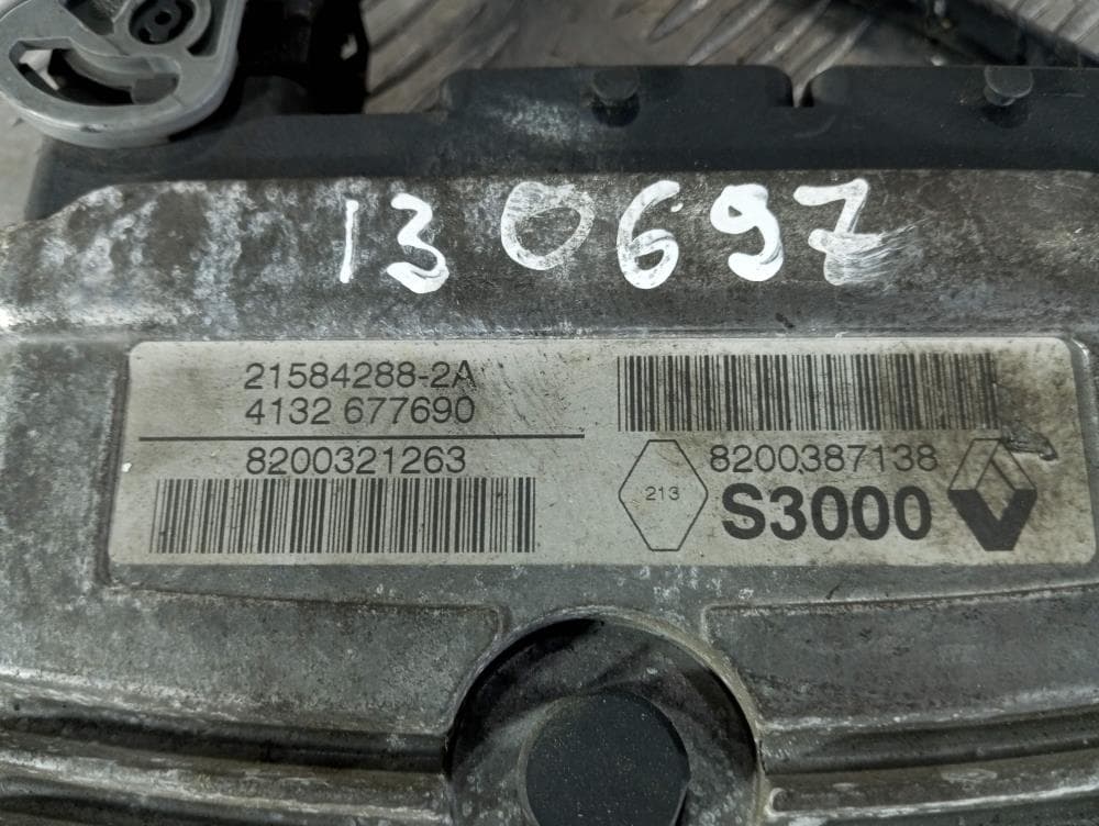 Блок управления двигателем к Renault Megane 2 (02-06)