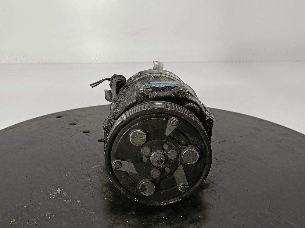 Компрессор кондиционера к Volkswagen Golf 4 (97-06)