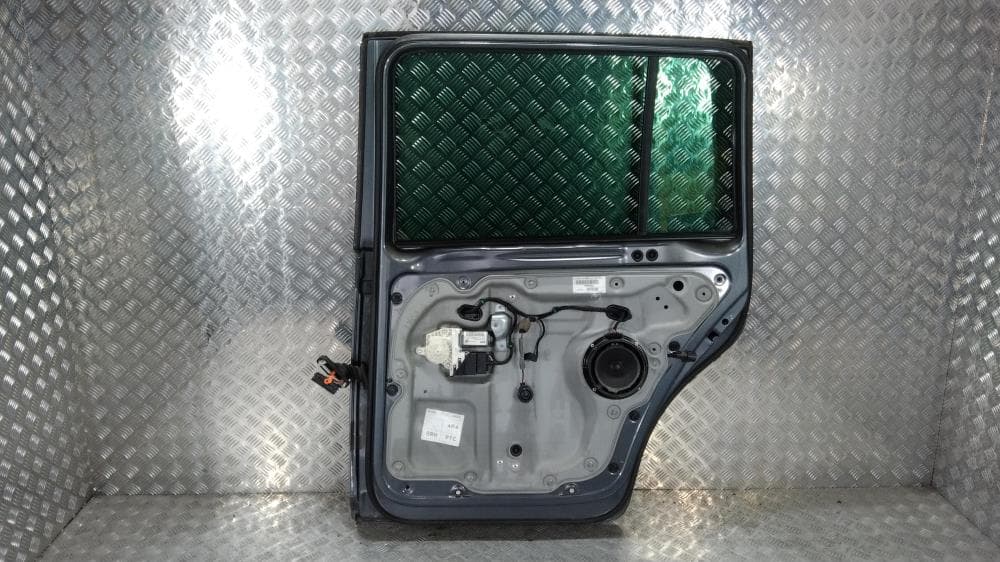 Дверь задняя правая к Volkswagen Touran 1 (03-07)