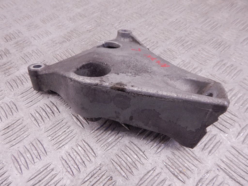 Кронштейн двигателя к BMW 3 F34 (13-16)