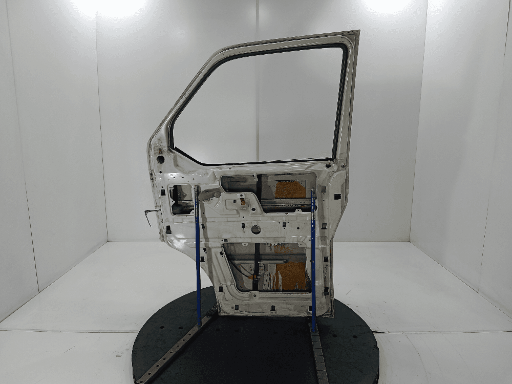Дверь передняя правая к Volkswagen Transporter T4 Рестайлинг (97-03)